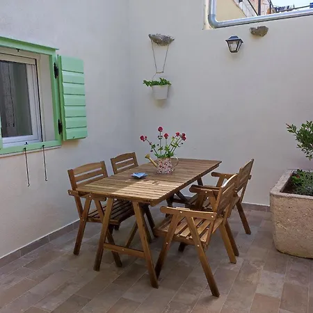 Apartman Mikela * Veli Iž