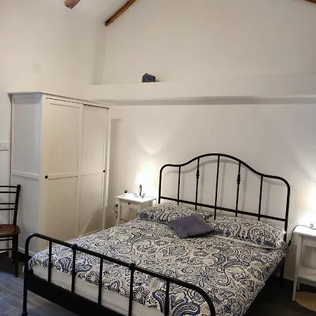 Apartment Apartman Mikela